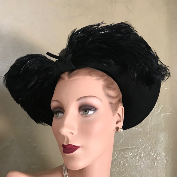 STRIKING 1940s\' BLACK FELT WIDE BRIM HAT WITH BLACK FEATHERS main image 10